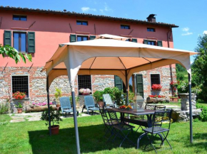 Tuscan Farmhouse in Castiglione di Garfagnana with Garden